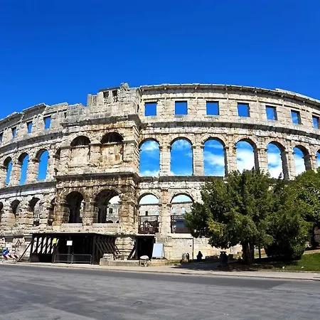 Alet * Pula